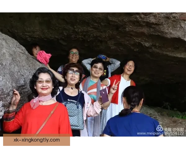 浙江队致614位全勤球迷颁证 浙江队致614位全勤球迷颁证